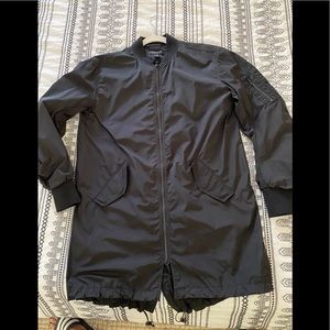 Black Kenneth Cole jacket with pockets and back slit - size M
